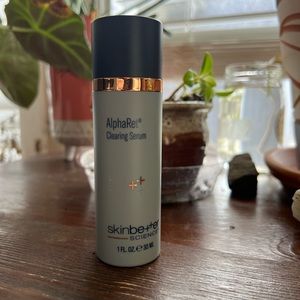 *SOLD ON MERCARI* Alpharet clearing serum skinbetter science